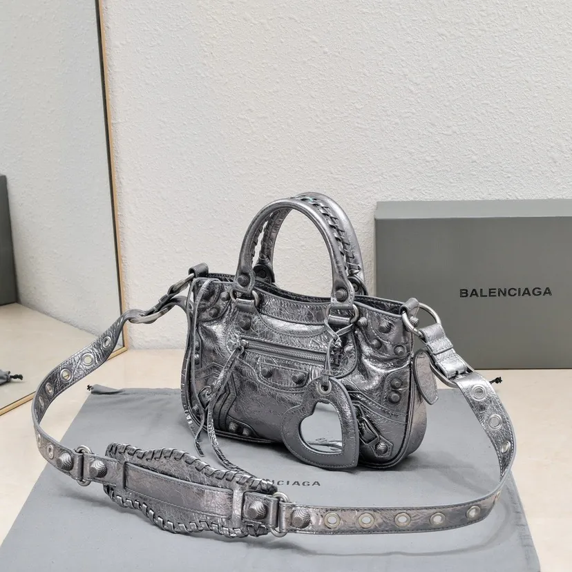 BAGA's Latest Neo Cagole Motorcycle Bag