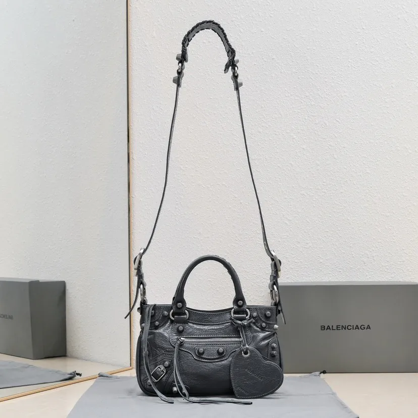 BAGA's Newest Neo Cagole Motorcycle Bag