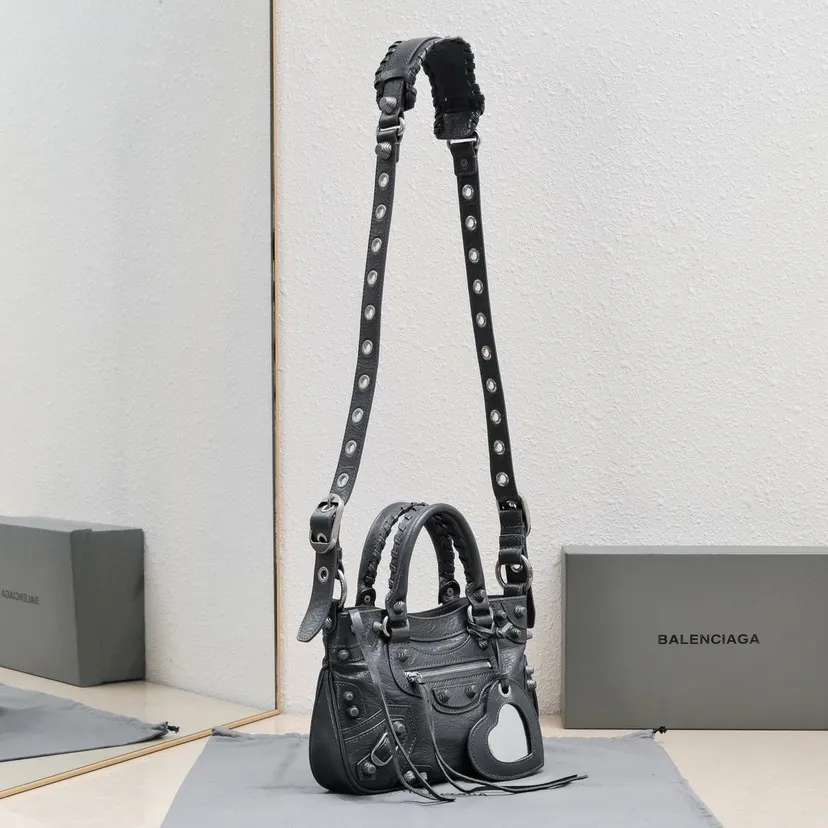 BAGA's Newest Neo Cagole Motorcycle Bag