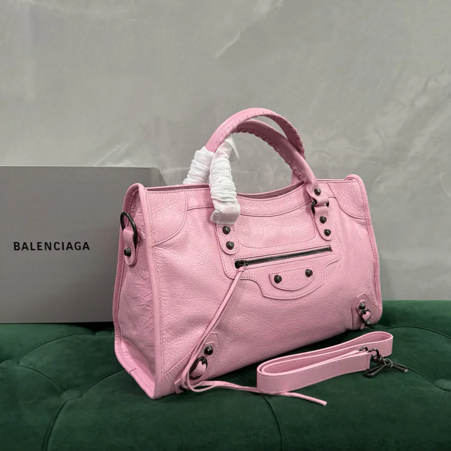 BALENCIA*LE City Motorcycle Bag Bold and Timeless Design