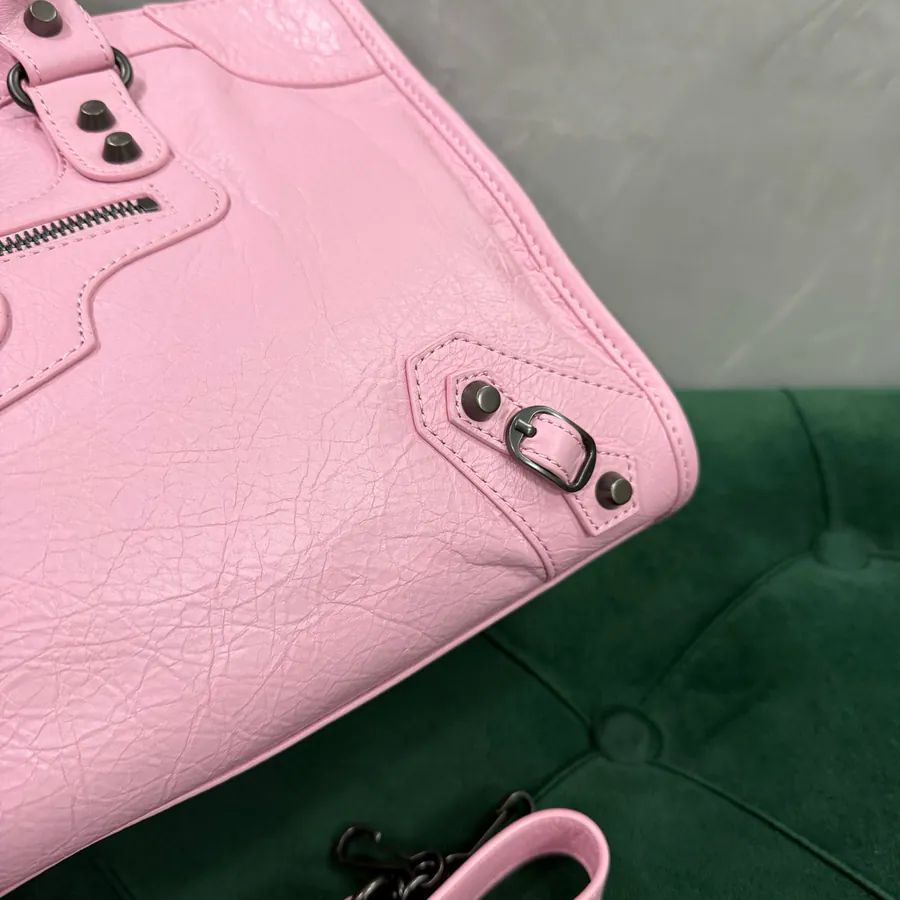 BALENCIA*LE City Motorcycle Bag Bold and Timeless Design