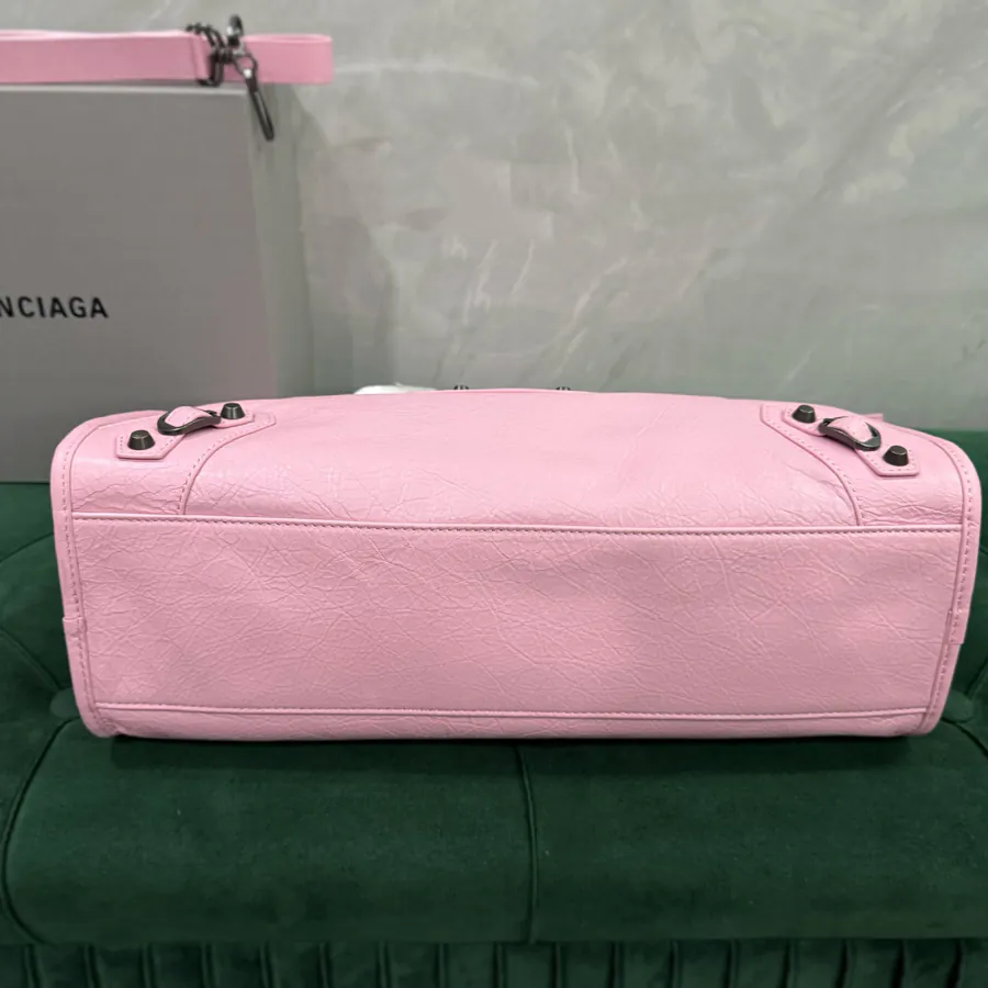 BALENCIA*LE City Motorcycle Bag Bold and Timeless Design