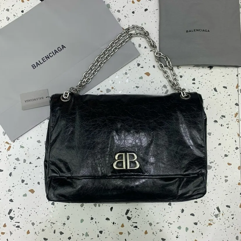 BaleNCIAG Le Monaco Medium Bag | Grained Calfskin Chain Clutch