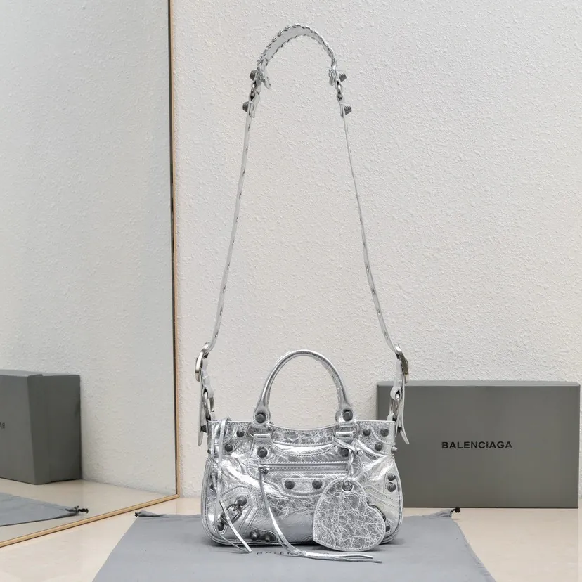 Baga's Latest Neo Cagole Motorcycle Bag