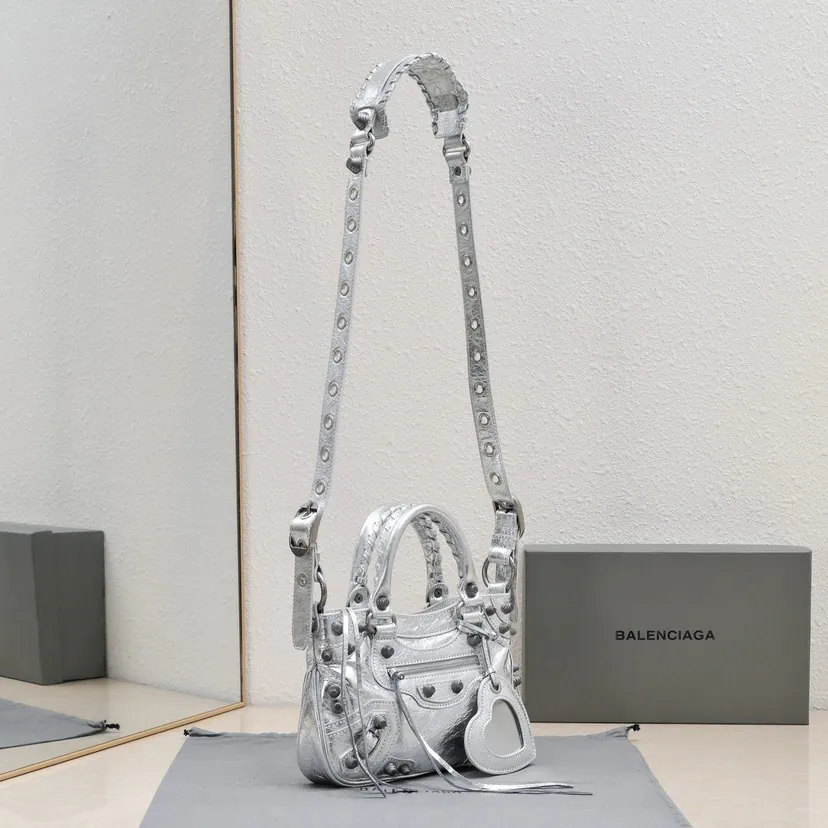 Baga's Latest Neo Cagole Motorcycle Bag