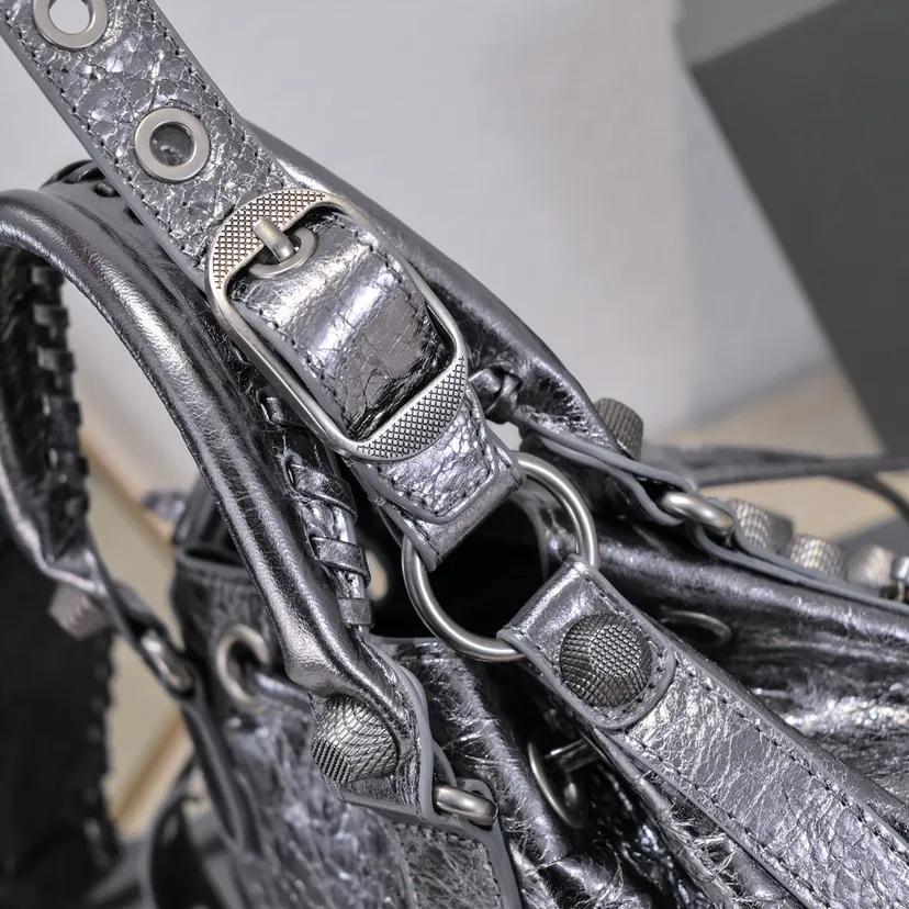 Balenciaga Paris New Le Cagole Bucket Bag
