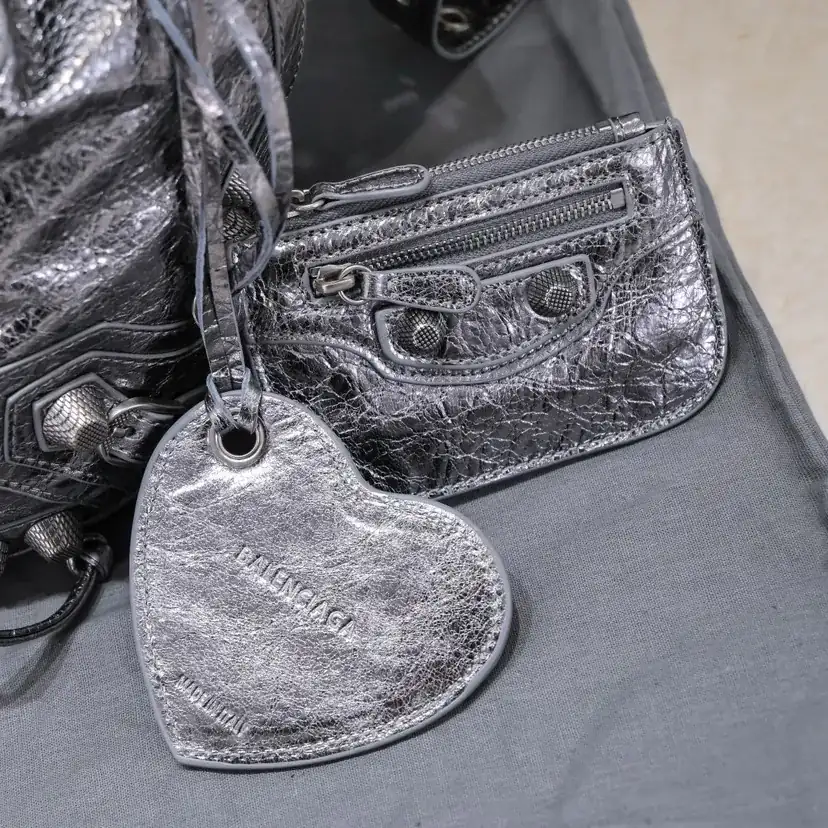 Balenciaga Paris New Le Cagole Bucket Bag