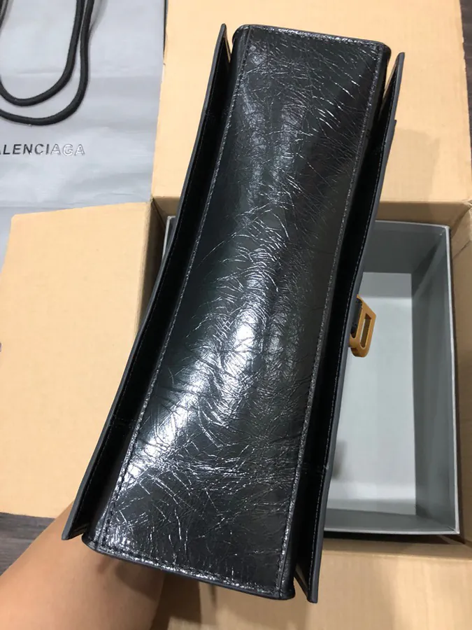 BaleNCIAG Crush Sand漏 Chain Bag with Gold Clasp