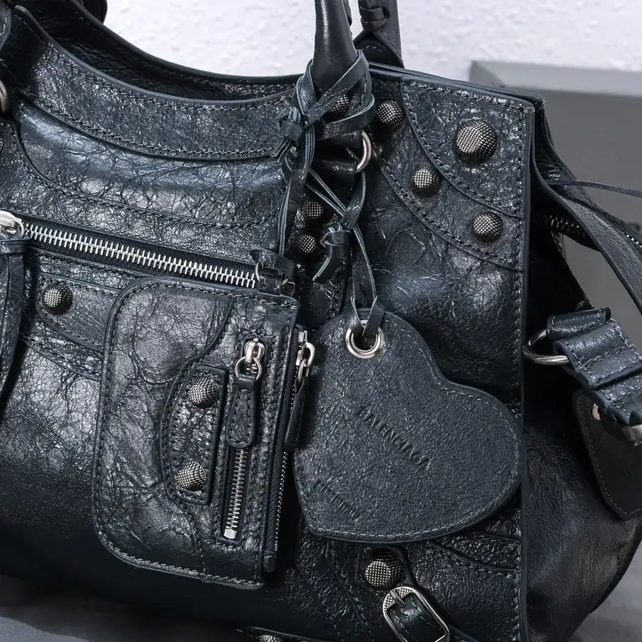 Balencia Neo Cagole Vintage Motorcycle Bag with Adjustable Straps