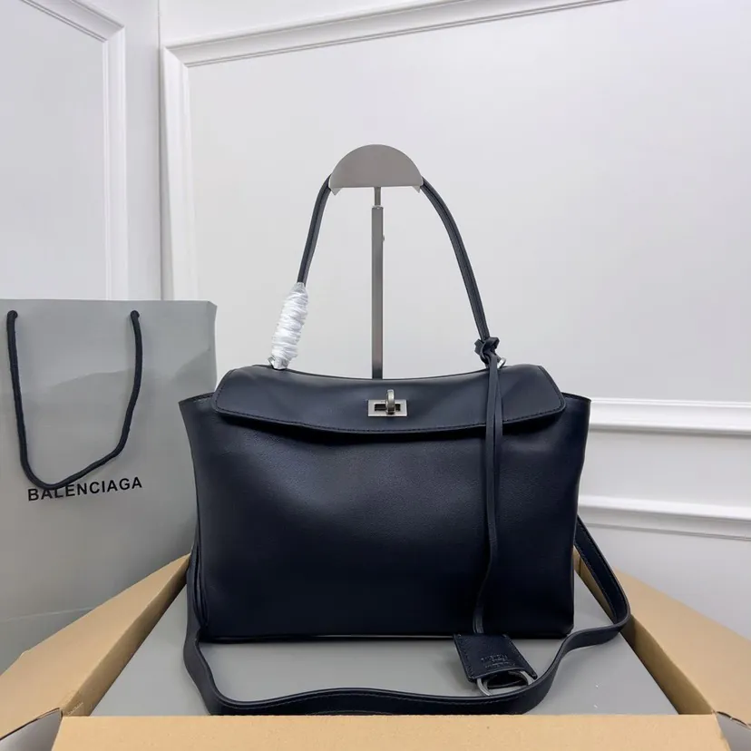 BaleNCIAGA Rodeo Bag Stylish and Versatile