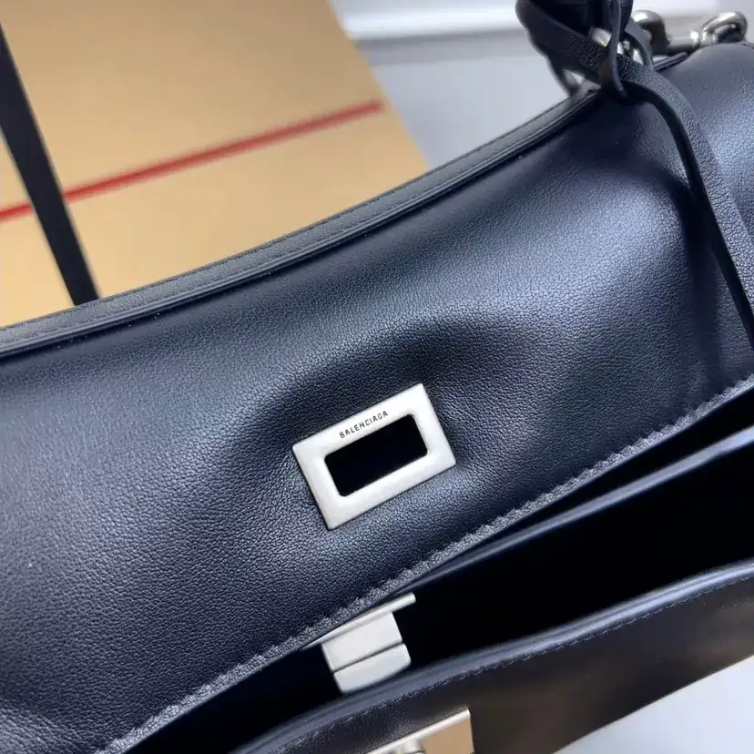 BaleNCIAGA Rodeo Bag Stylish and Versatile