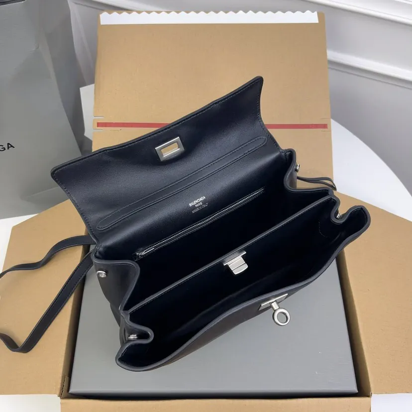 BaleNCIAGA Rodeo Bag Stylish and Versatile