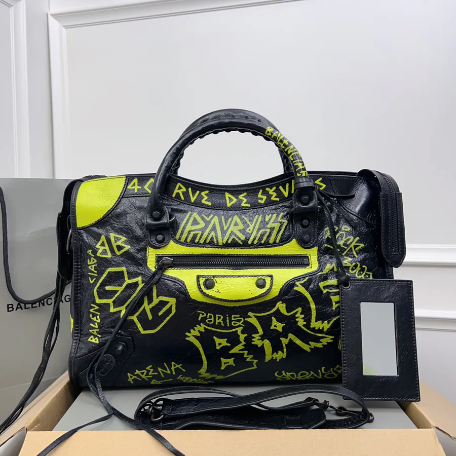 Paris Home Hot Doodle Bucket Bag