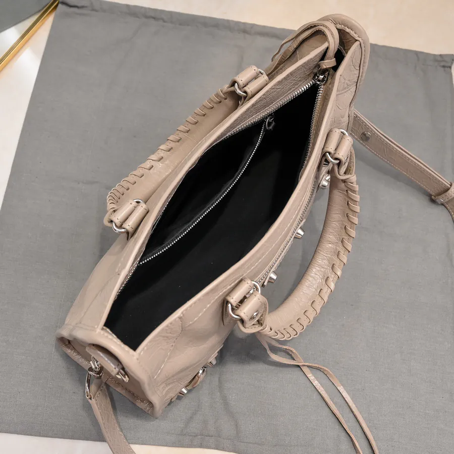 Bajia 'Timeless Tears' Motorcycle Bag