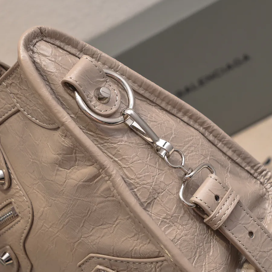 Bajia 'Timeless Tears' Motorcycle Bag