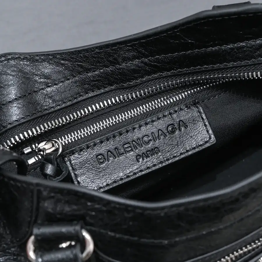 Bajia Classic Motorcycle Bag in Black with Silver Nails
