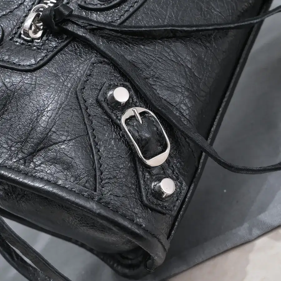 Bajia Classic Motorcycle Bag in Black with Silver Nails
