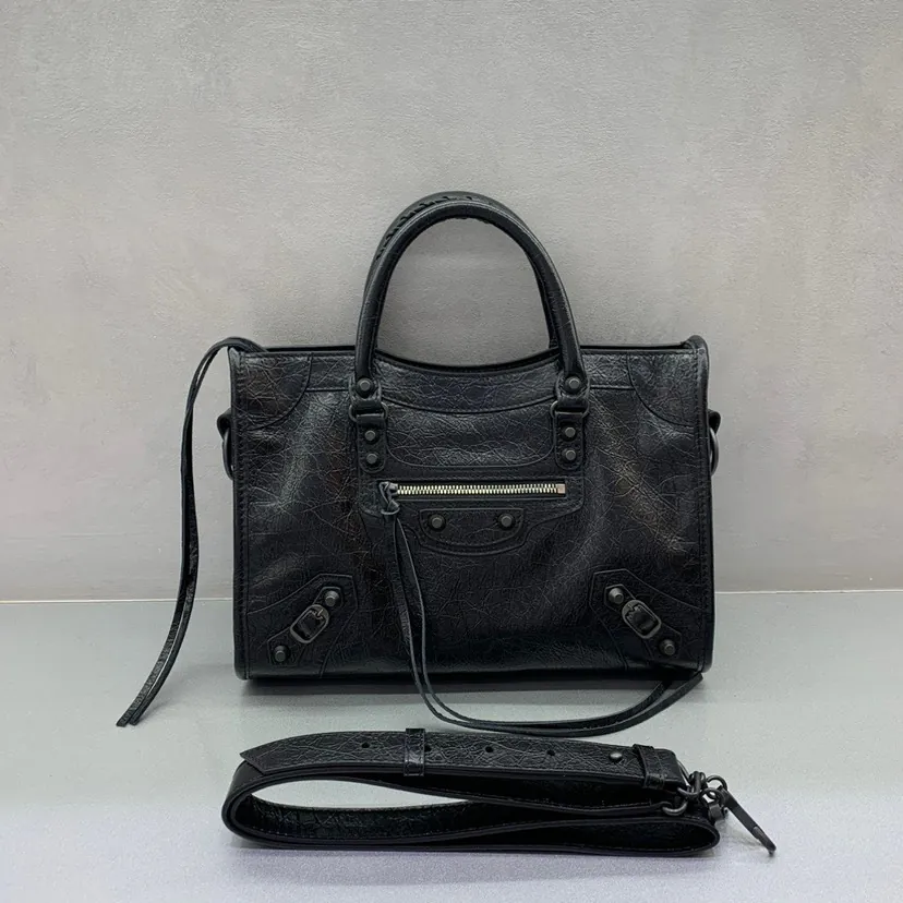 Baleeniciağa Lë City Handbag Medium