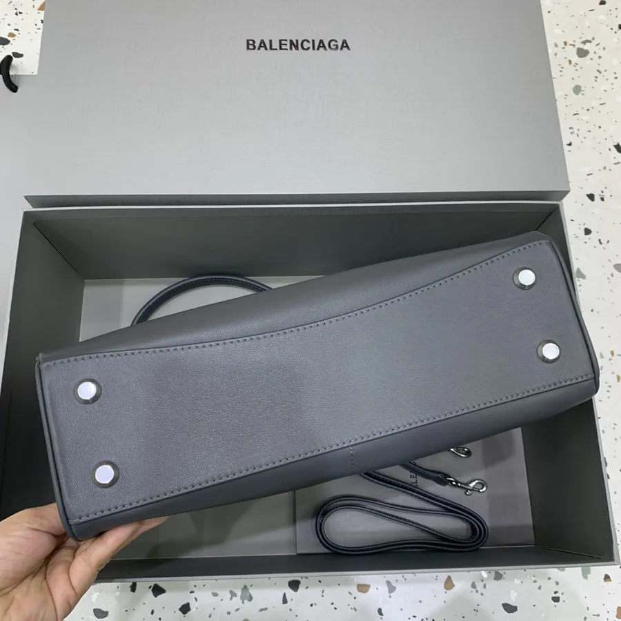 Baleenciaga Rodéo Bag Medium in Sleek Gray