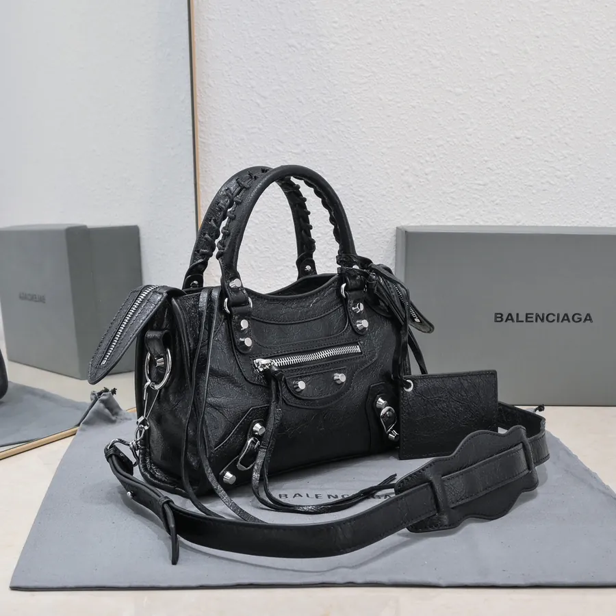 Bajia Classic Motorcycle Bag in Black with Silver Nails