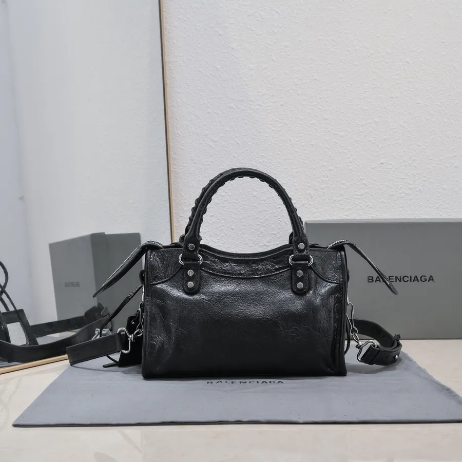 Bajia Classic Motorcycle Bag in Black with Silver Nails