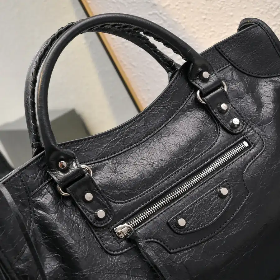 Bajia 'Timeless Tears' Motorcycle Bag