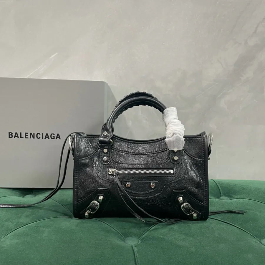 Baleanciağa*Le Mini City Handbag