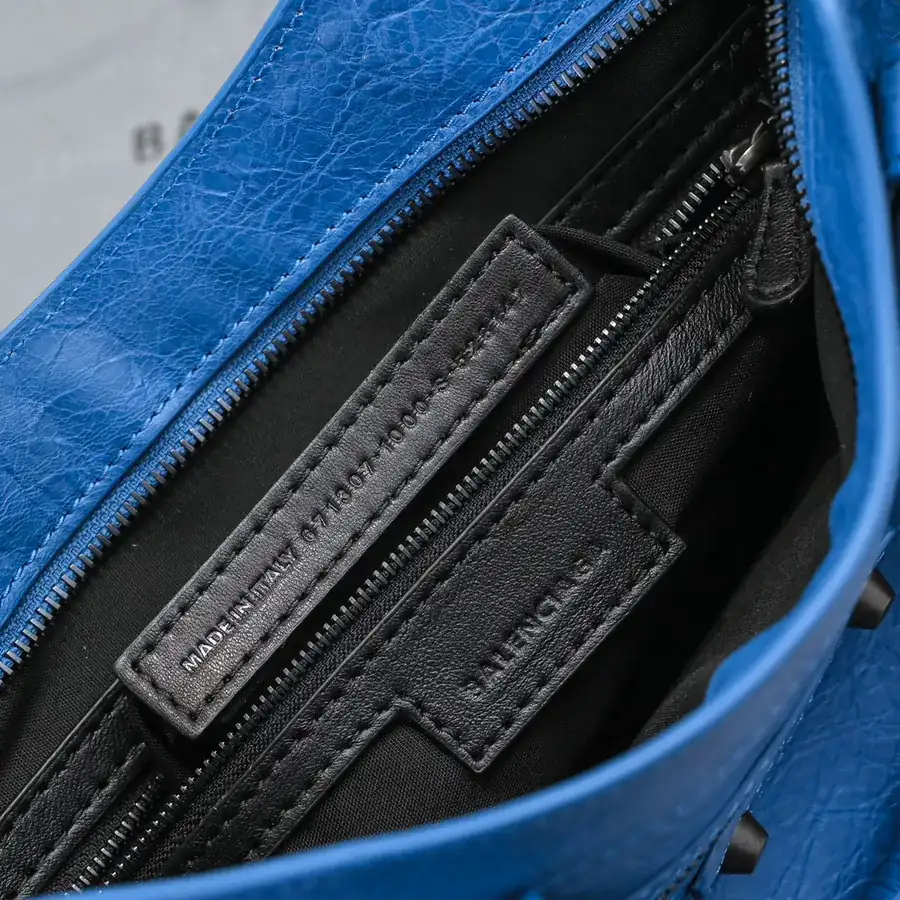 Bajia 'Timeless Tears' Motorcycle Bag