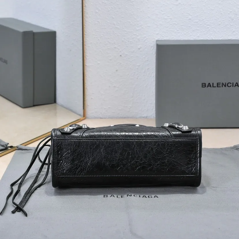 Baja 'Timeless Tears' Motorcycle Bag