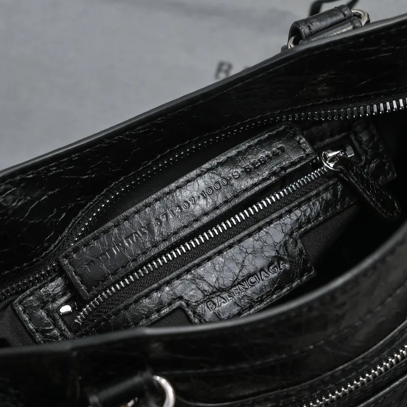 Baja 'Timeless Tears' Motorcycle Bag