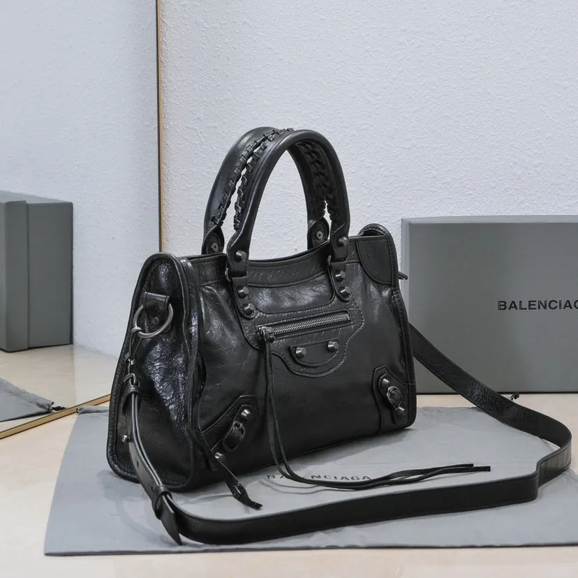 Bajia 'Timeless Tears' Motorcycle Bag