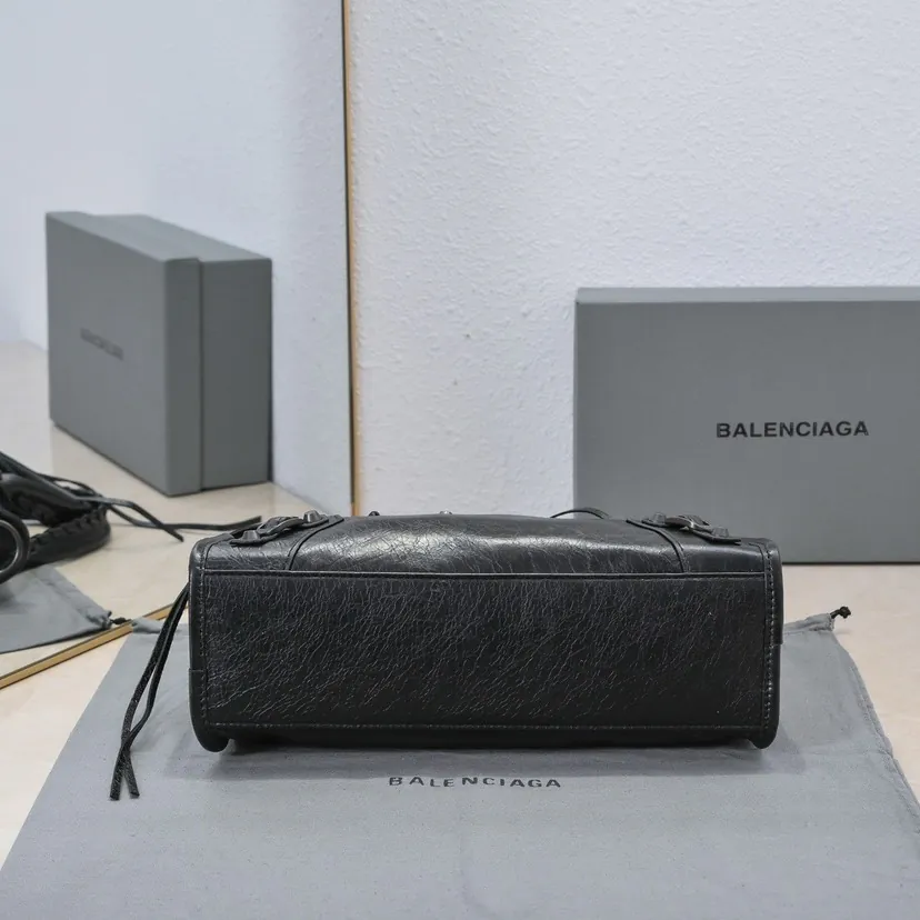 Bajia 'Timeless Tears' Motorcycle Bag