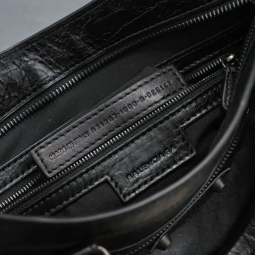 Bajia 'Timeless Tears' Motorcycle Bag