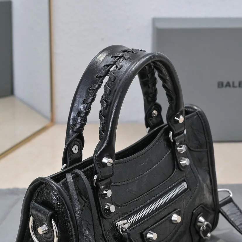 Bajia 'Timeless Tears' Motorcycle Bag Classic Series