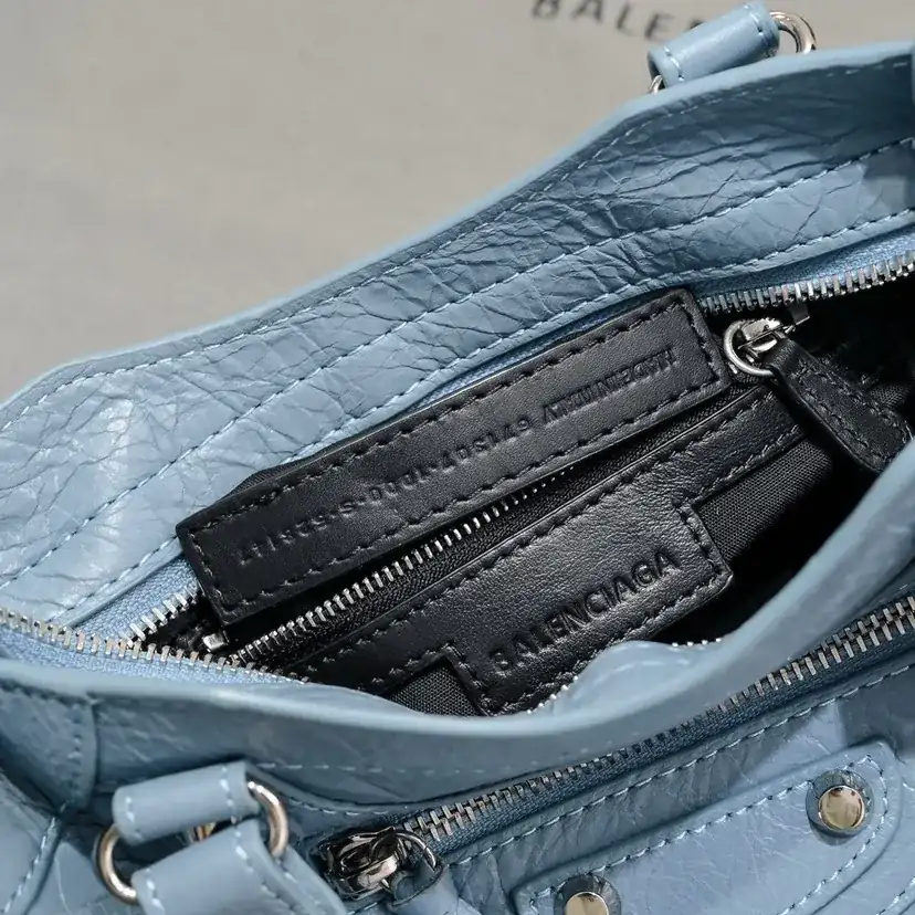 Baja, New Motorcycle Bag Classic Series Reimagined, Stylish and Modern