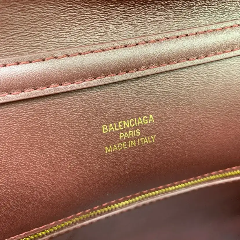 Baleenciaga Rodeo Bag Medium Size, Chestnut Brown