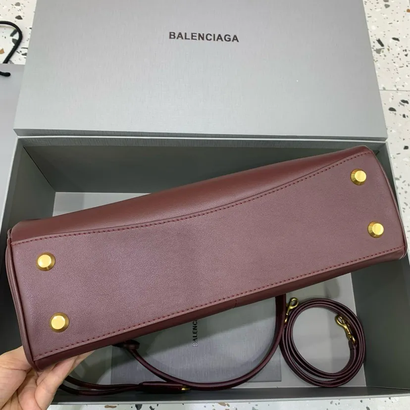 Baleenciaga Rodéo Bag Medium Size, Cherry Red