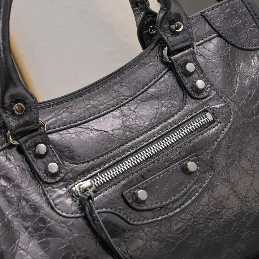Bajia 'Timeless Tears' Motorcycle Bag