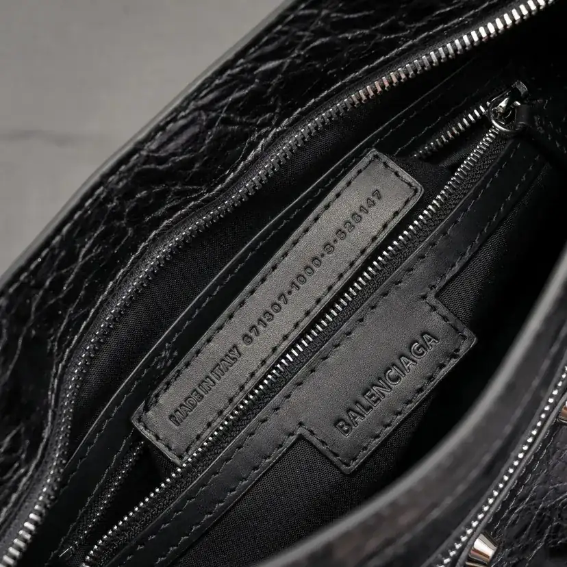 Bajia Timeless Tears Motorcycle Bag