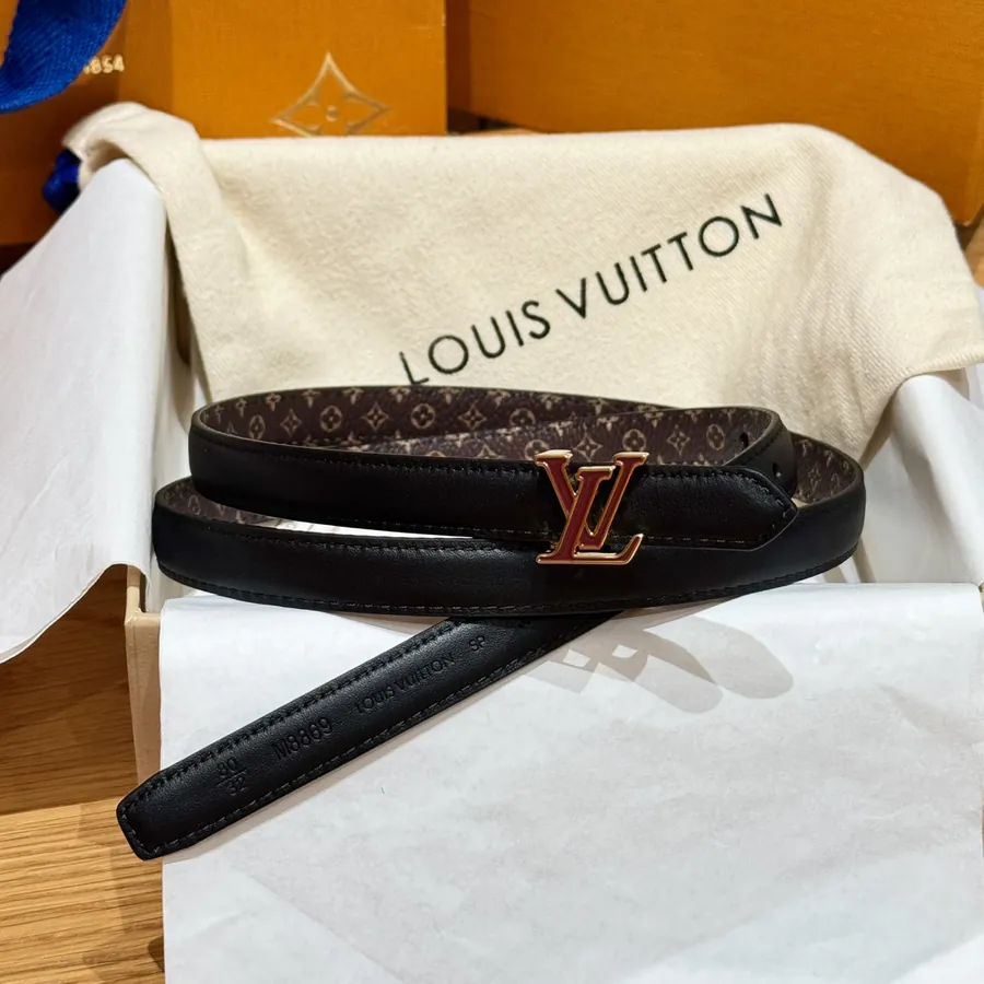 P210 New Ladies' Belt from Lujia