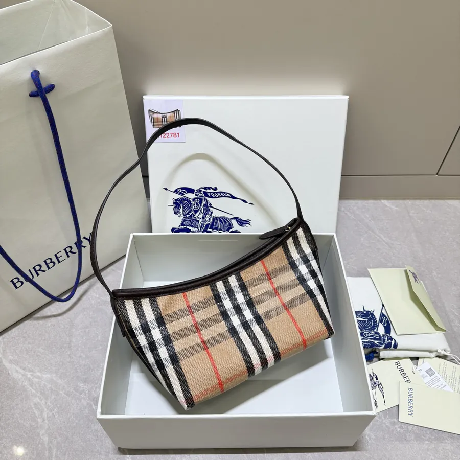 Highlands Shoulder Bag Mini Size, Classic Tartan Pattern