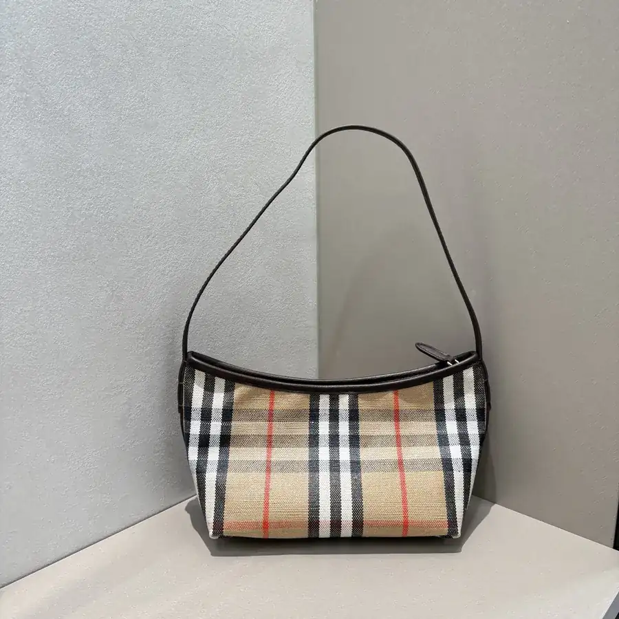 Highlands Shoulder Bag Mini Size, Classic Tartan Pattern