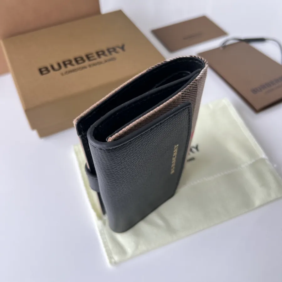 P220 House Grained Leather Wallet
