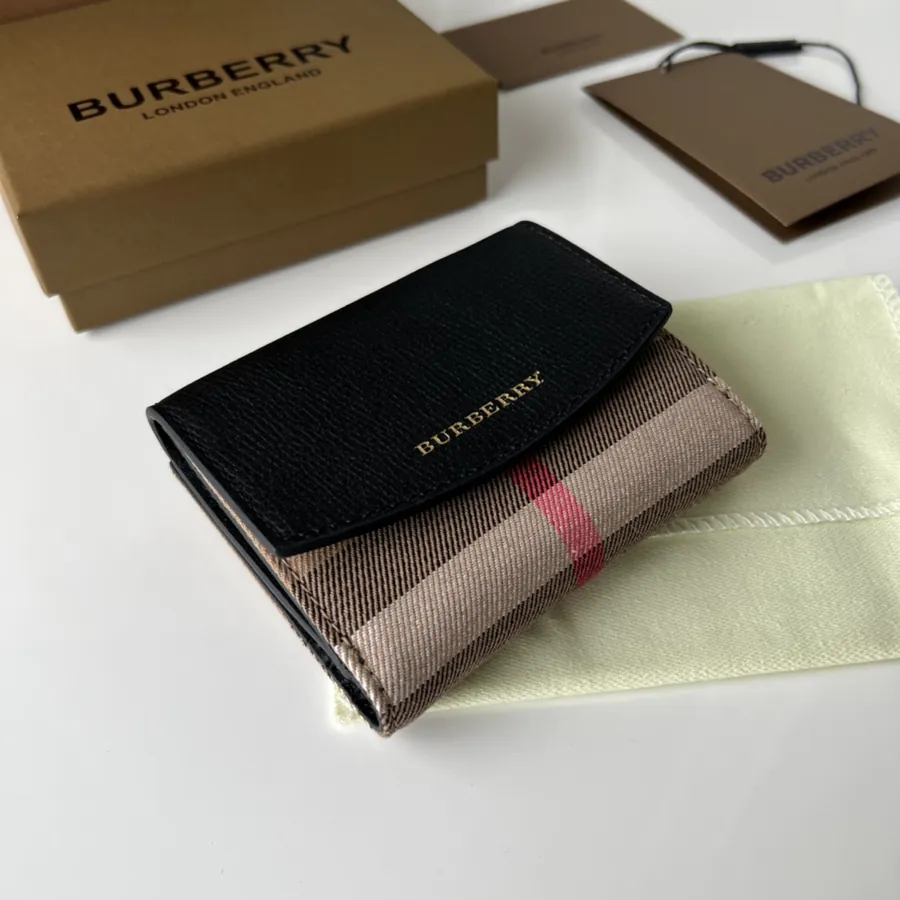P220 House Grained Leather Wallet