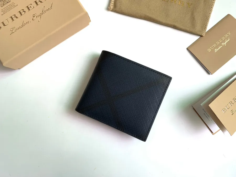 P180 London Checkered Folded Wallet