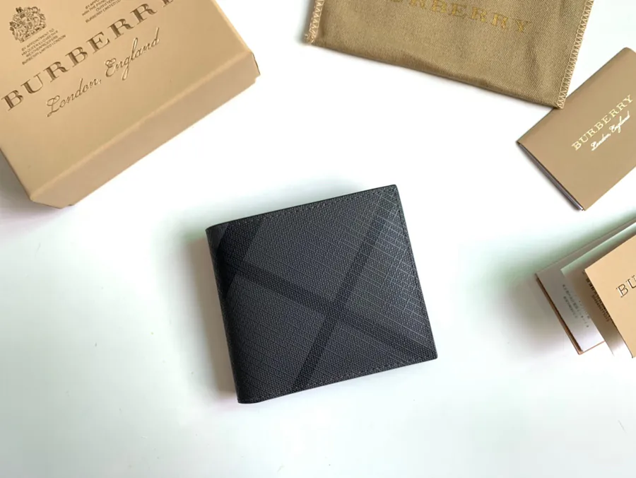 P180 London Checkered Folded Wallet