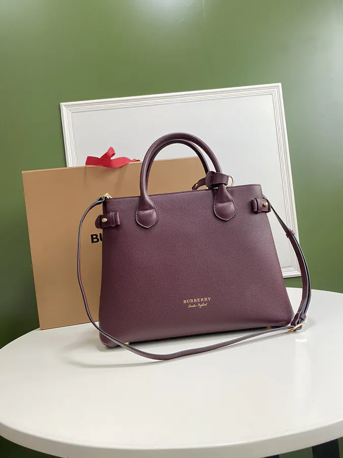 B's Iconic The Banner Handbag