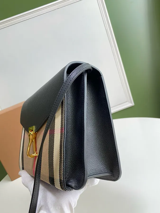 P530 B House Grain Pattern Leather Bucket Bag
