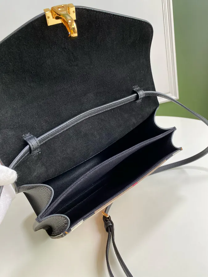 P530 B House Grain Pattern Leather Bucket Bag