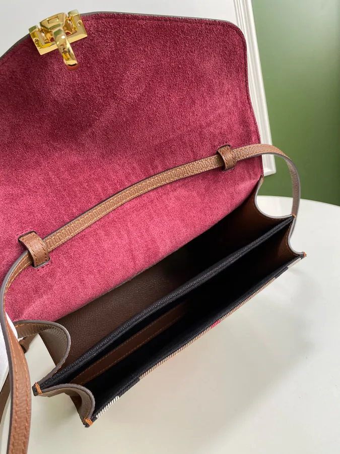 P530 B House Grained Leather Patchwork Crossbody Bag